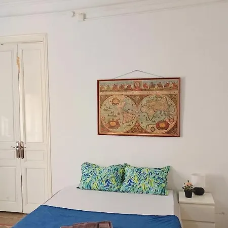 Oda ve Kahvaltı Banys Nous R2